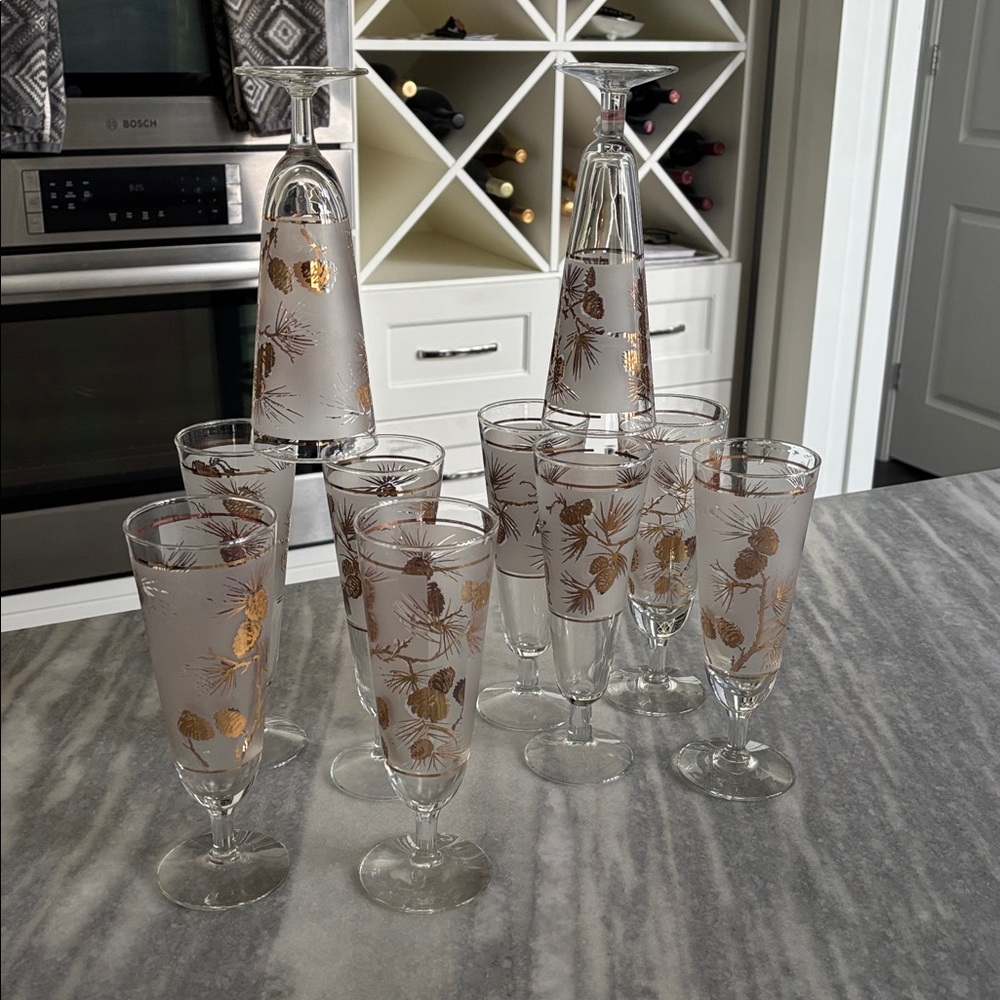Vintage 1950s Libby frosted Pilsner glasses decorated with the gold acorns